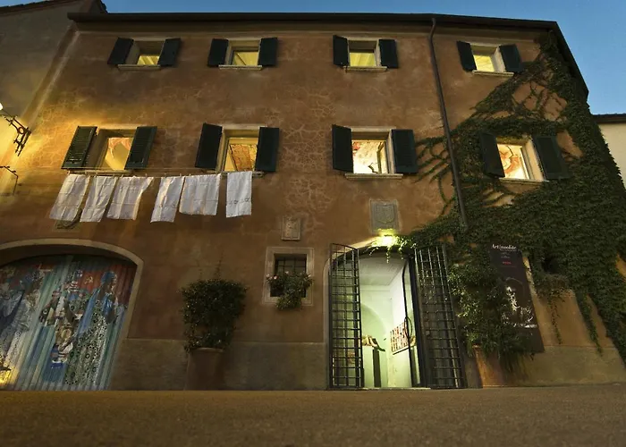 アパート La Casetta Di Borgo - Gli Ulivi ラヤーティコ